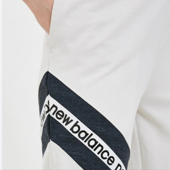 NWT: New Balance Logo Joggers - Large - Picture 1 of 5